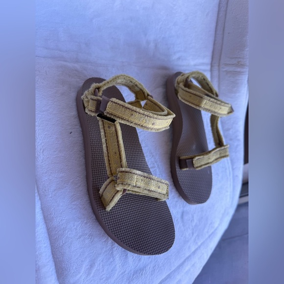 TEVA ORIGINAL UNIVERSAL MARESSA SANDALS WOMEN’s Size 7 Shoes light yellow - Picture 6 of 15